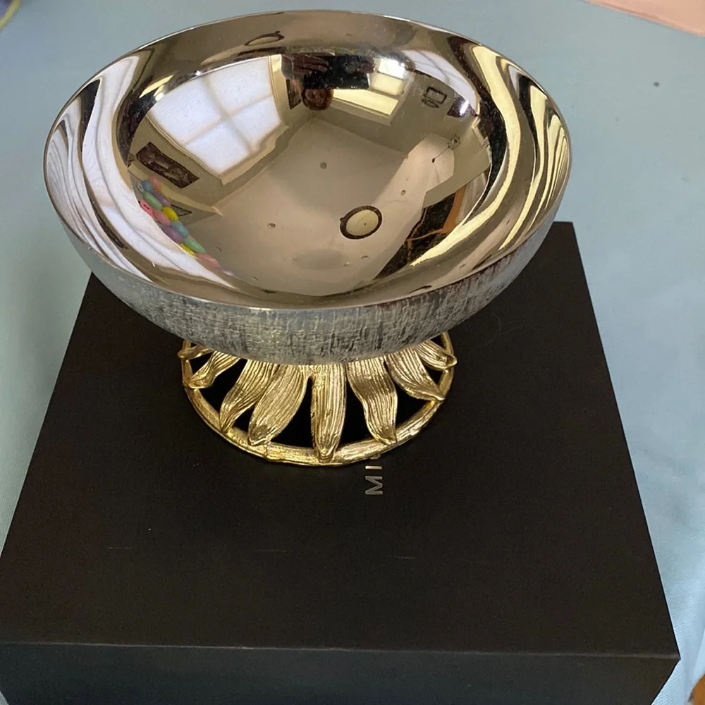 Michael Aram Elegant Sunflower Decorative Bowl - Picture 1 of 5
